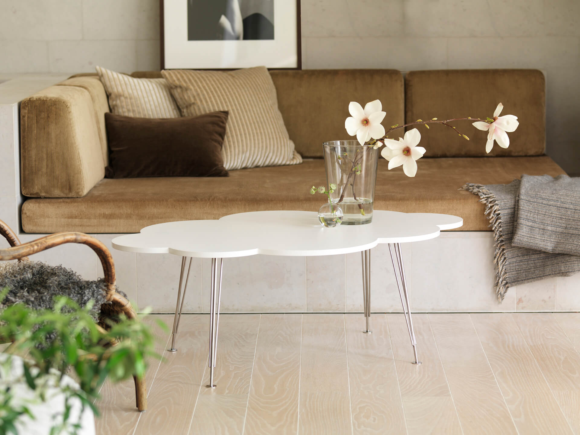 The Cloud Table – Molnbordet – magnolia The Cloud Table – Molnbordet – magnolia